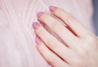 6 Beauty Tips for Beautiful Hands & Strong Nails